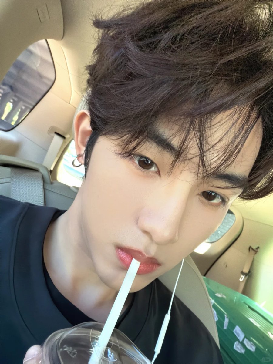 Let's WINWIN #Yexian 🍃🦁 tweet media