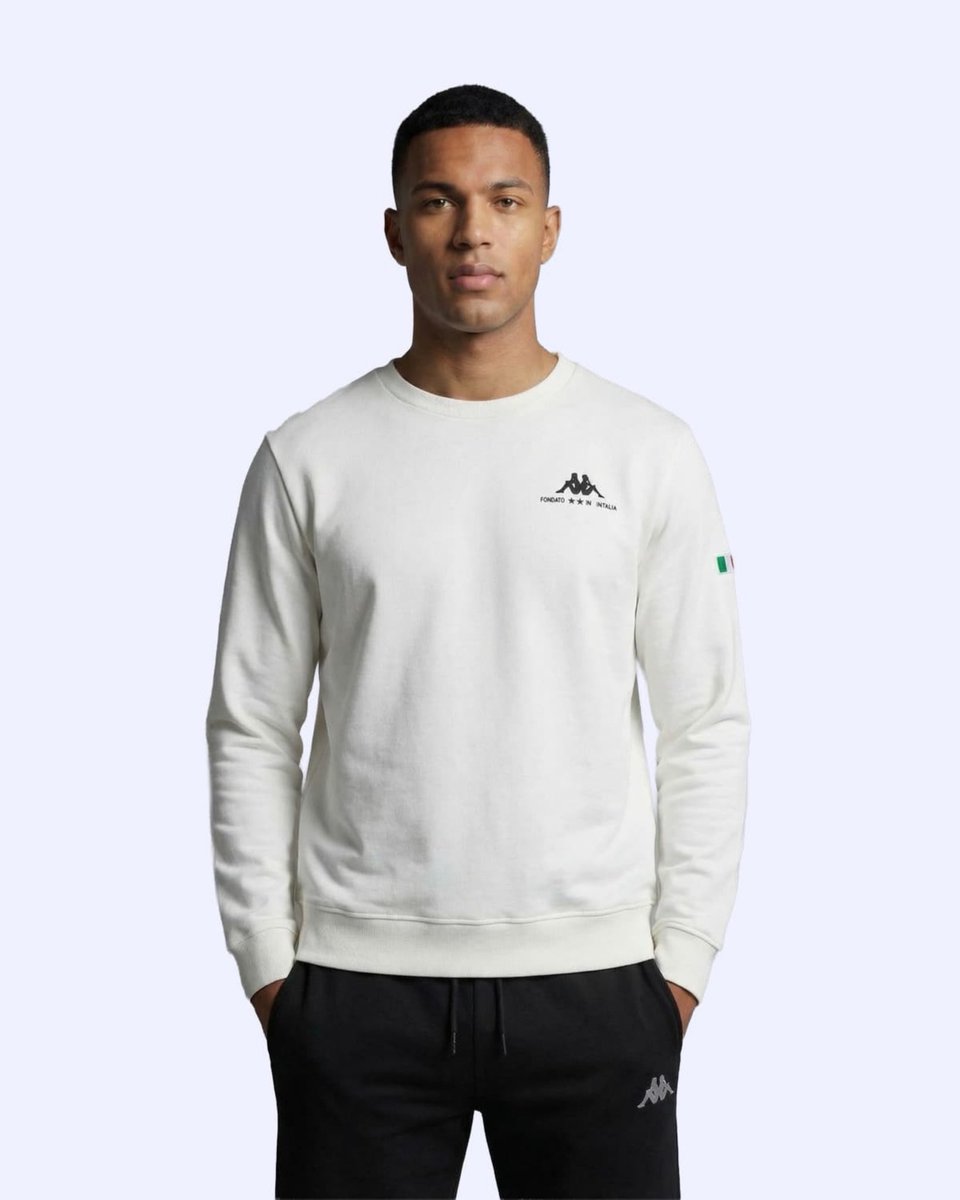 Kappa_Turkey's tweet photo. Oyunun kuralı net: Talie Crewneck Regular Sweatshirt 🔥 #SS26 https://t.co/HMDpZM7Oo0