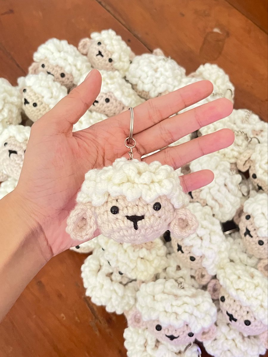 aezithreads's tweet photo. crochet comms #aeziworks #aeziproofs ⊹₊⟡⋆

50 pcs sheep crochet keychain 🐑

- got my biggest order as 2 yrs old crochet artist huhu tysm for trusting and ordering po! ❤️ https://t.co/qP1ly4IPBZ