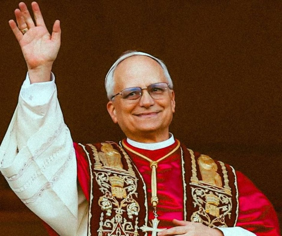 caritas_milano's tweet photo. "La pace sia con tutti voi!
Questa è la pace del Cristo Risorto, una pace disarmata e una pace disarmante, umile e perseverante. Proviene da Dio, Dio che ci ama tutti incondizionatamente."

Celebriamo oggi, 8 maggio, il primo anniversario dell'elezione di Papa Leone XIV. https://t.co/pC83FxwTgm