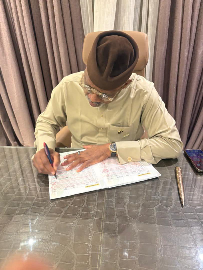 2027: Governor Dapo Abiodun, of Ogun State, joined fellow governors in endorsing the presidential nomination form of President Bola Ahmed Tinubu.
