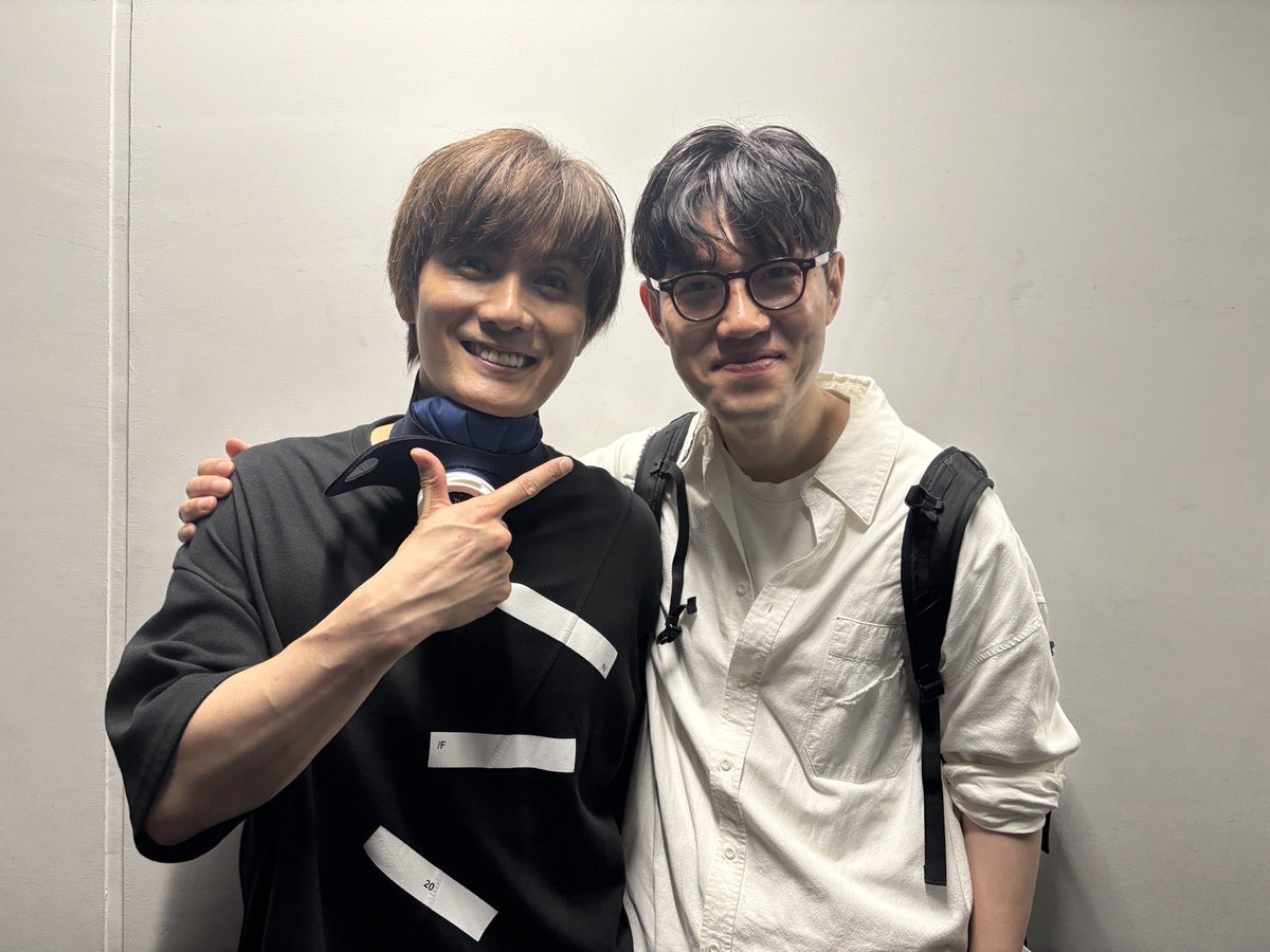 #BACKBEAT 本日の公演も無事終了！観に来てくれた皆さんありがとうございました！楽しんでいただけましたか？今日は韓国から「最後の事件」の脚本・作詞・演出のソン・ジェジュンさんが観に来てくれました🇰🇷絶対観に行くから！と言って本当に来てくれて感激です😊次は俺が韓国に会いに行きます！感謝！