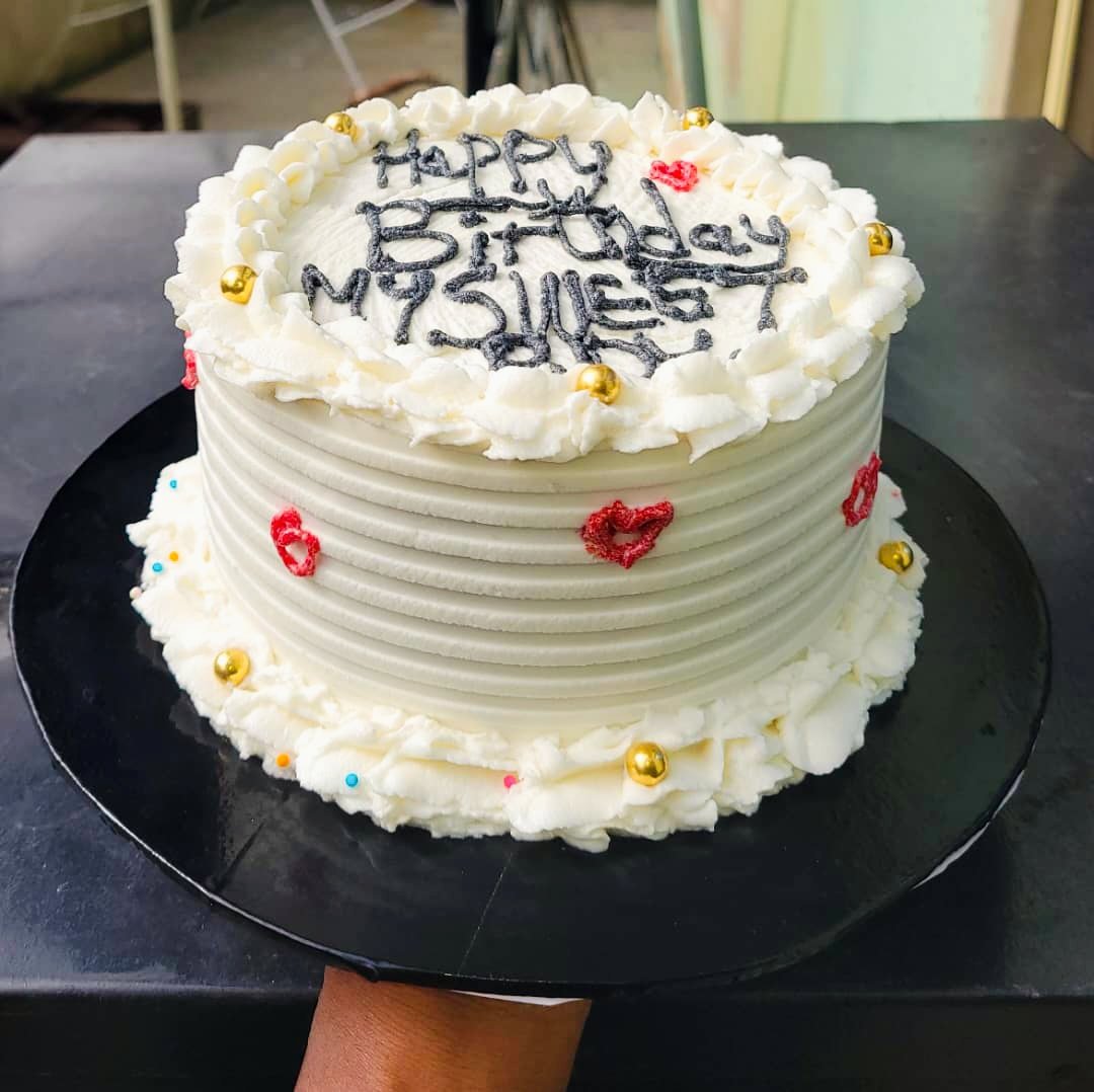 bakebuds_ng's tweet photo. Made this cute cake for someone's sweet boy y'day 🤭💕

6" 1 layer
Vanilla flavor 
Buttercream frosting 

Location: Ikotun, Lagos
We're always available to take in your orders 😀 https://t.co/hCKpW7LI7d