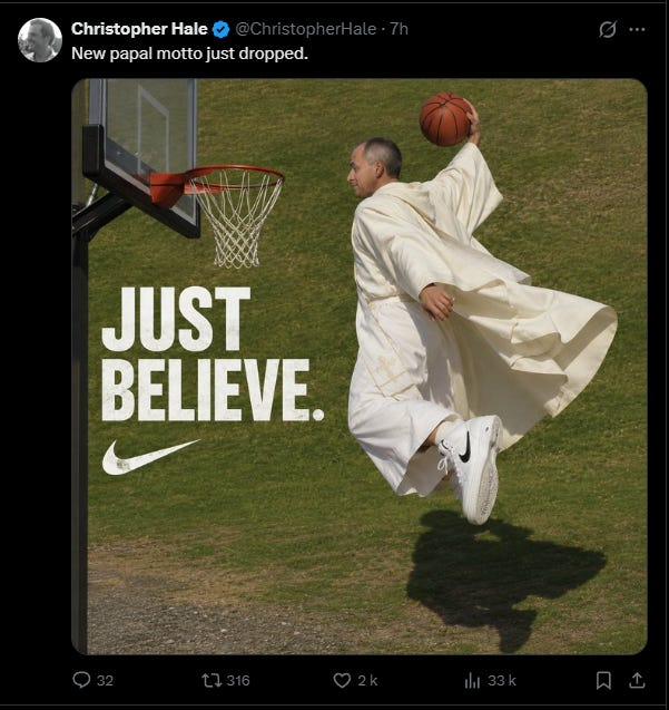 Maxence_Carsana's tweet photo. Il y a une fascination sur internet pour la figure religieuse portant l’habit mais qui pourtant, semble ancrée dans le monde par un détail profane: une paire de baskets, fumer une cigarette, faire du sport, etc.

Comme si la spiritualité était inaccessible pour la majorité des individus, qu’ils se mettent eux-mêmes à distance de cette voie mais attendent impatiemment un geste à leur égard qui viendrait réduire la distinction.

Comme un enfant heureux de voir son père sortir momentanément du sérieux et des soucis de son travail pour jouer un peu. Il y a une vraie faim de pardon, de connexion et de réconciliation avec quelque chose de plus haut qui ne jugerait pas mais comprendrait, tout en parlant depuis une position de “supériorité”.