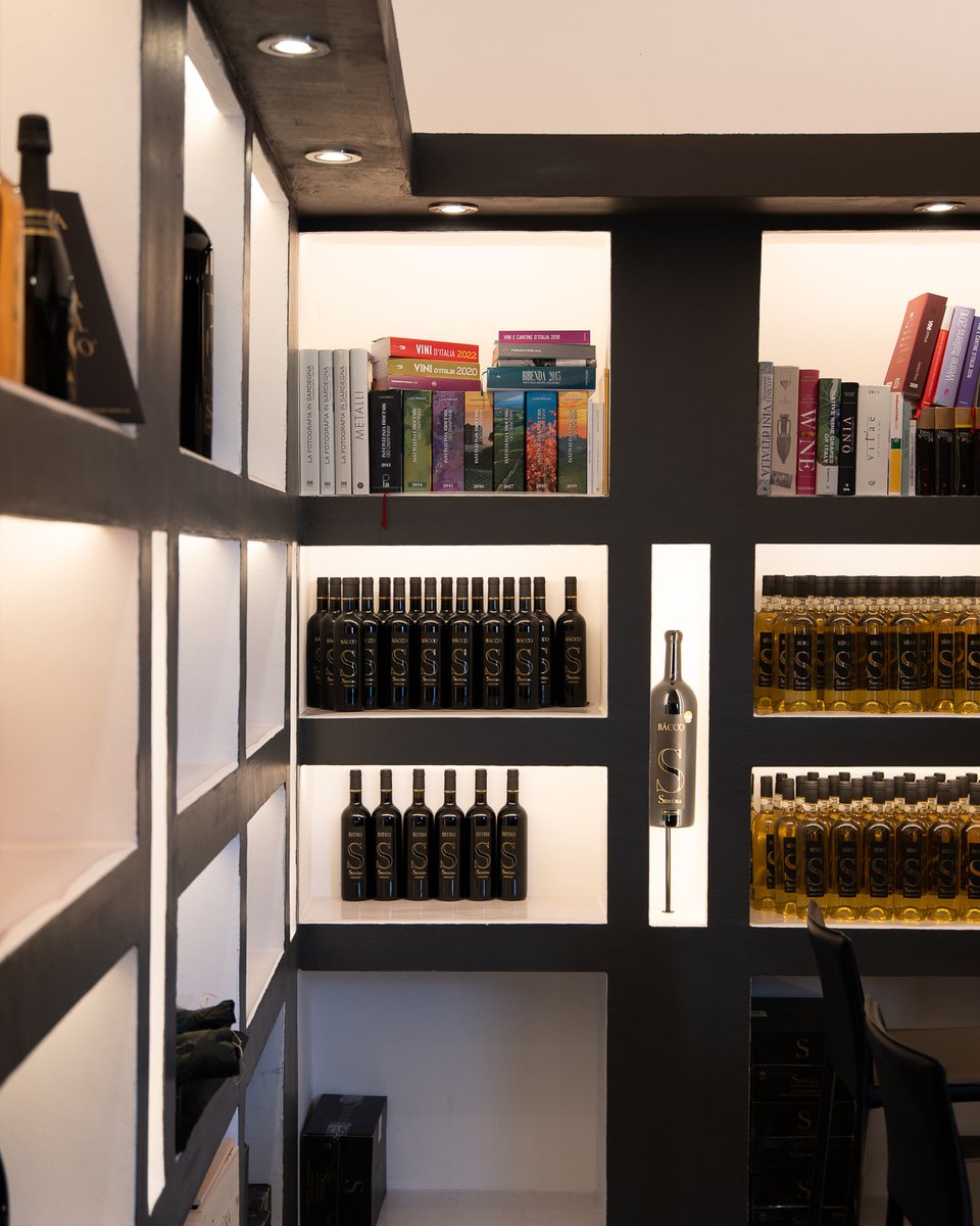 Siddurasrl's tweet photo. Un’esperienza intima nel cuore della nostra boutique, dove il vino si racconta. 

Avrete il piacere di comporre un percorso di degustazione su misura, sotto la guida attenta di un nostro esperto.

#Siddura #Sardegna #Sardinia #WineExperience #WineTasting #WineLover https://t.co/YeGpnnCFrz