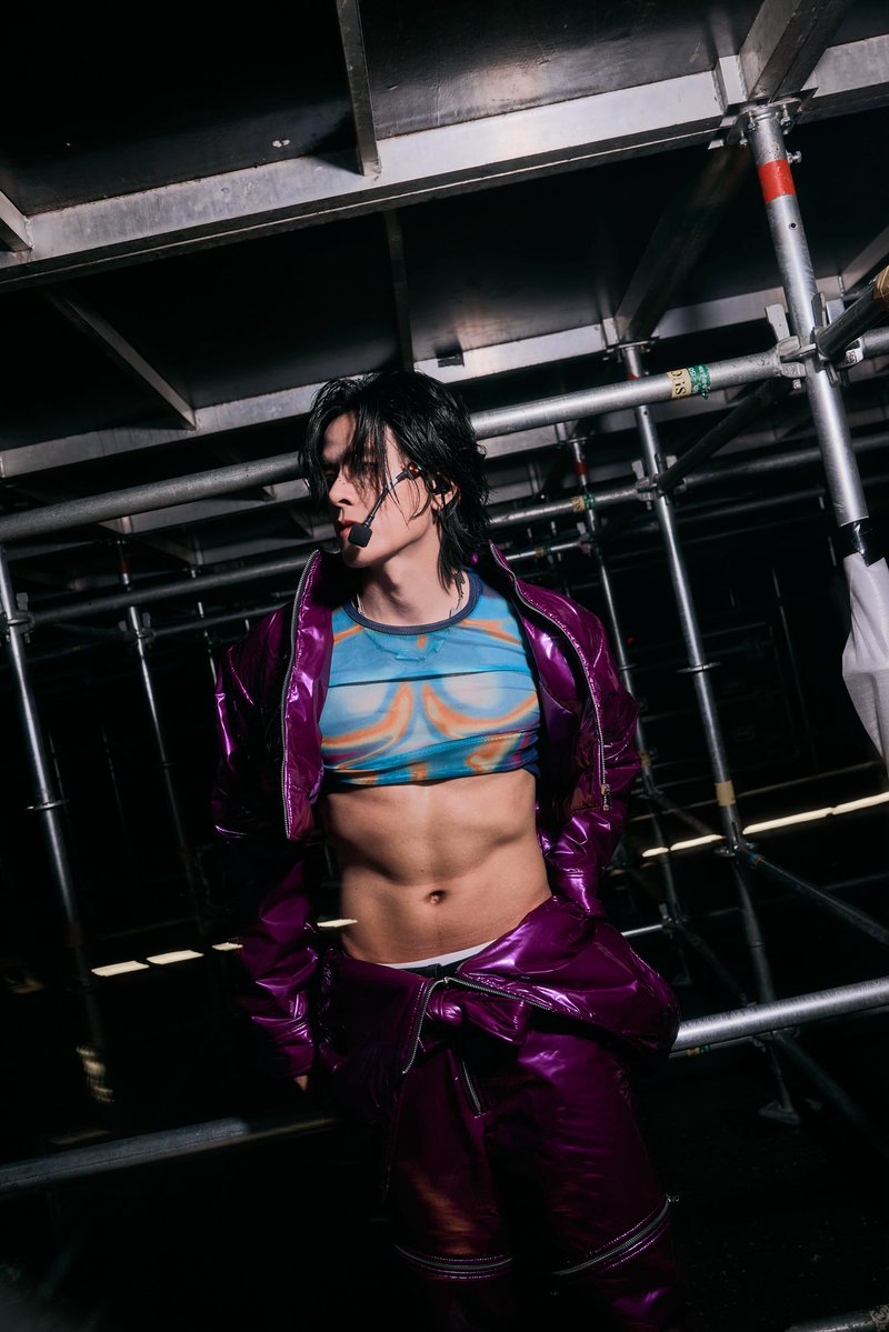 "baby don't tell your father" 😏 
#MarkIIIV
#DMDLAND3