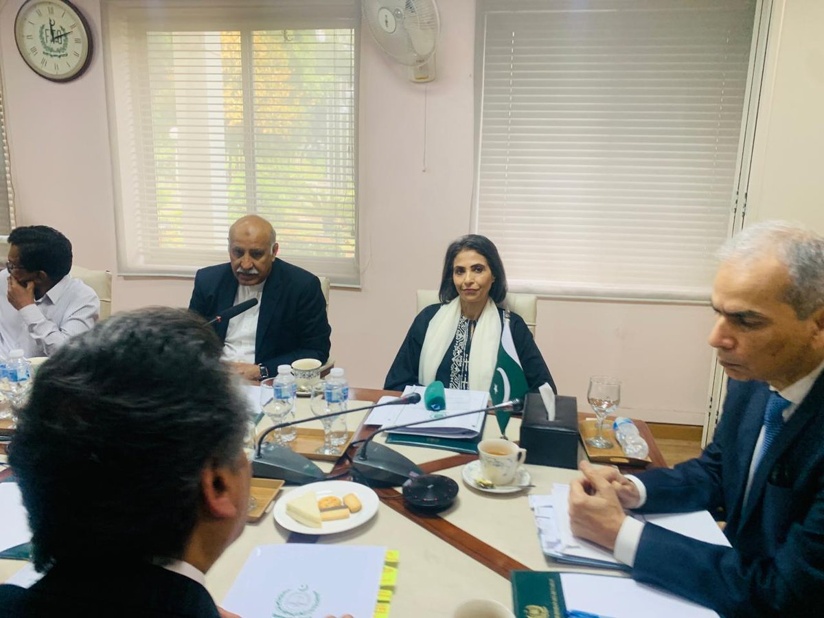 fospah's tweet photo. Honourable Federal Ombudsperson FOSPAH, Ms. Fauzia Viqar, joined the 32nd meeting of the Forum of Pakistan Ombudsman. The meeting centered on reviewing the Forum’s byelaws, considering proposed amendments, and exploring strategies to strengthen institutional coordination.
#FOSPAH https://t.co/8TCznhEKwE