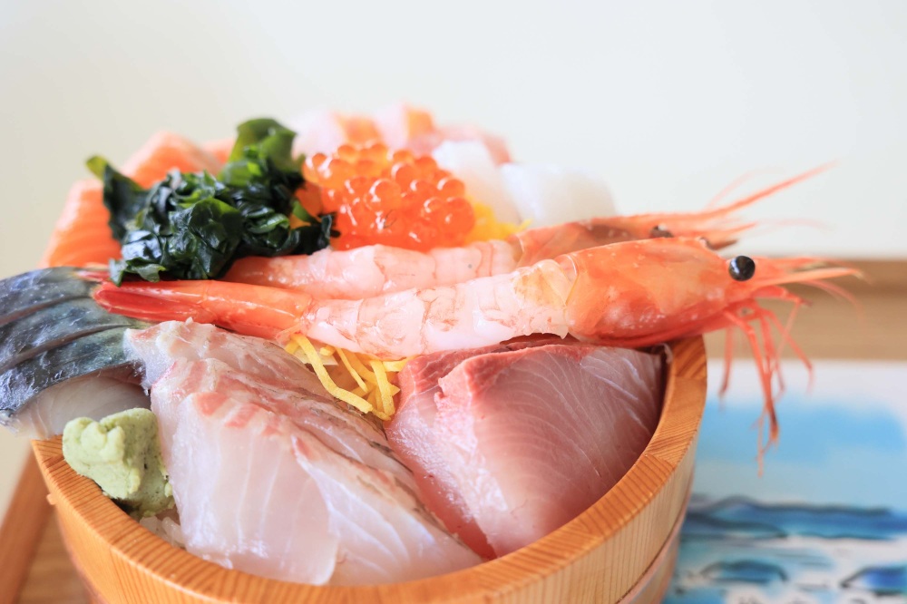 fukuikankou's tweet photo. ⭐宇宙鯖缶だけじゃない！「御食国」小浜の完全ガイド‼
ㅤ
#福井県 #小浜市 は、豊かな海産物、悠久の時を刻む古刹、職人の技が光る伝統工芸、そして美しい自然が織りなす絶景があります✨
ㅤㅤ
今回はふく旅ライターさんがそんな小浜を調査してきてくれましたよ🫶
https://t.co/sb8icpTmk6 https://t.co/sgeOo8MHYU