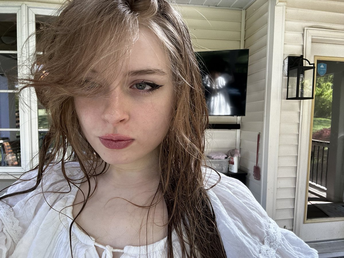 CornHairX's tweet photo. I’ve lost 15 pounds since I’ve been back. Moderating poison intake will do that to you. I think as a woman I’m supposed to feel pleased with myself for doing this.  But actually I feel disturbed constantly by the food system here to the point it’s not fun. https://t.co/JAlv9hQSR2