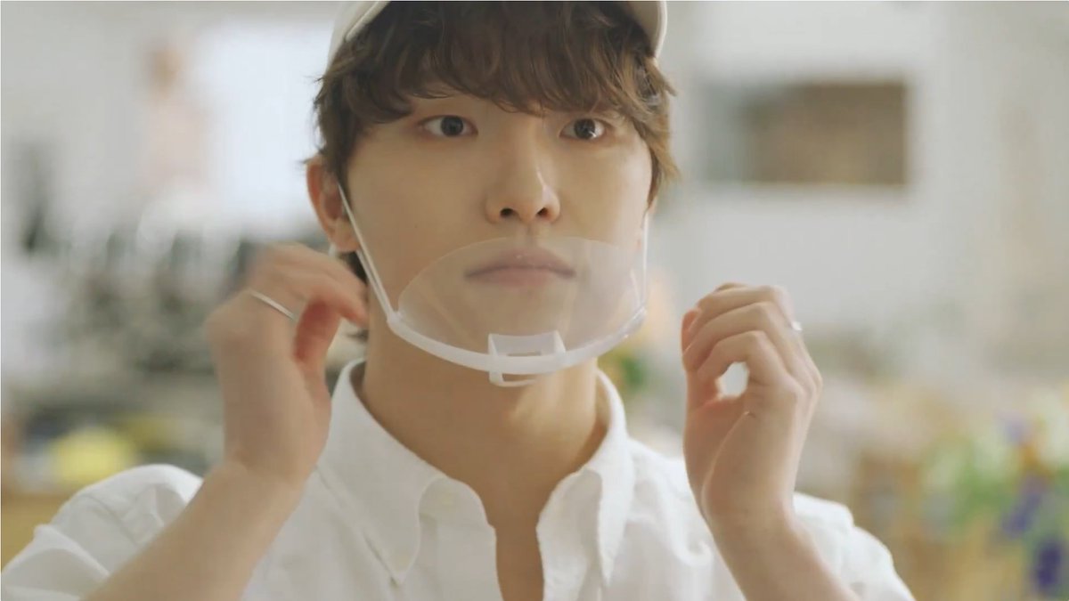 What a handsome part-timer that you are, Dino! 😻

BONJOUR BAKERY PART TIMER DINO 
#디노와함께하는_봉주르빵집알바 #DINO_atBonjourBakery
<a href="/pledis_17/">세븐틴(SEVENTEEN)</a>