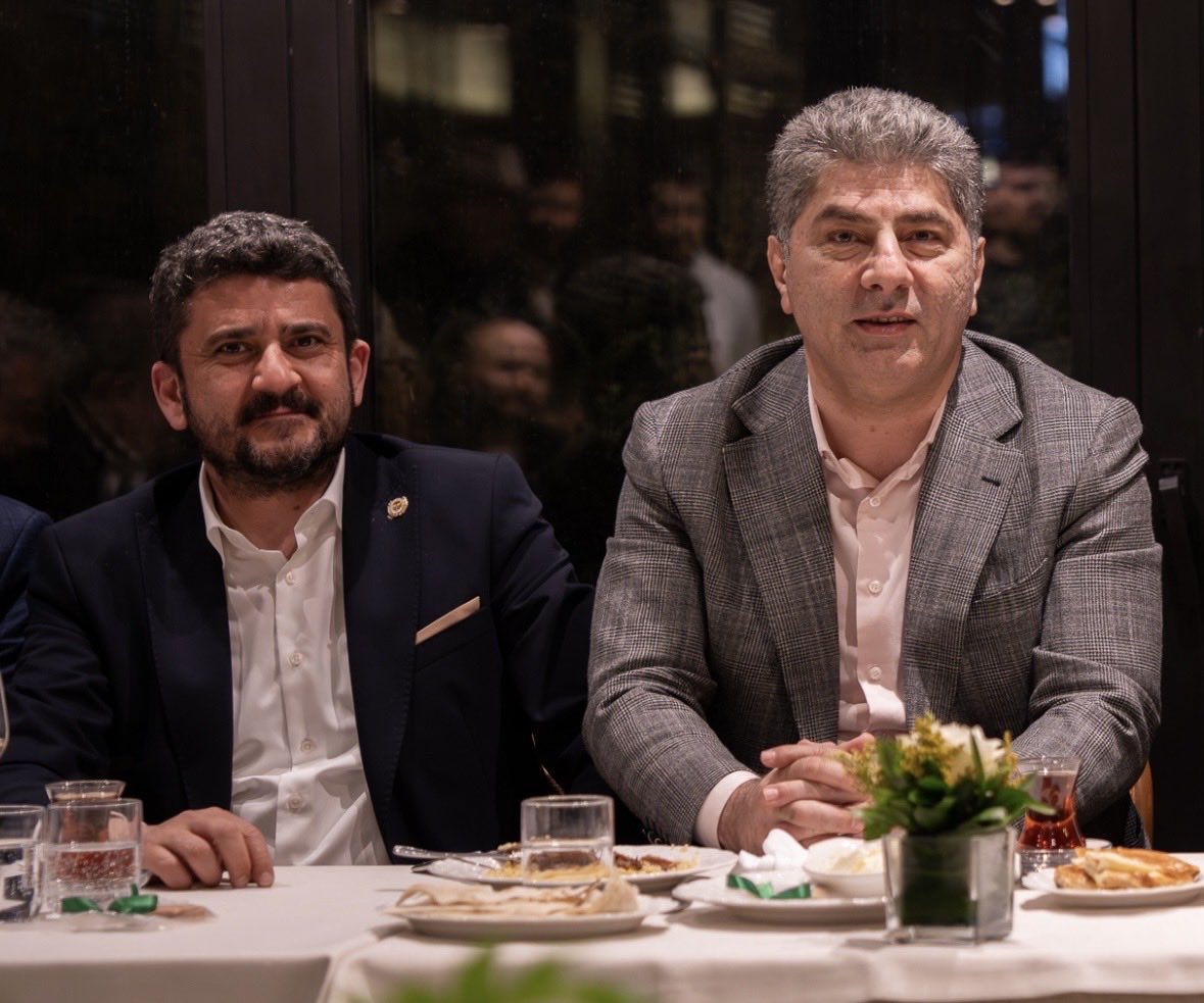 atillasonmz's tweet photo. Sayın Hakan Safi ile aynı yolda yürümeye karar verdim…
Çünkü bu sadece bir seçim değil, Fenerbahçe’nin yeniden ayağa kalkacağına olan inancın adıdır.
Bu bir tercih değil İnanç meselesidir
Omuz omuza, tek yürek olup başaracağız.
Sonunda kazanan yine sadece Fenerbahçe olacak. https://t.co/HKyc5IOXF5