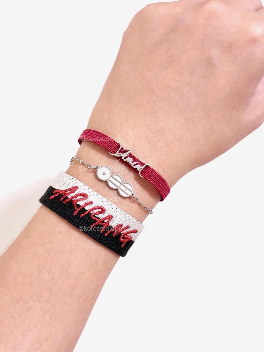 shootingstkpop1's tweet photo. ✨ *COLAB INTERNACIONAL* ✨
Collab con @korestudioph desde Filipinas 🇵🇭

Piezas *fan made* de *BTS* directo a México:

📿 Arirang Necklace: *$160 MXN*
📿 Arirang Bracelet: *$160 MXN*
📿 Bias: *$90 MXN*
➕ Add on Cord: *$15 MXN* https://t.co/yyocLnZt4U