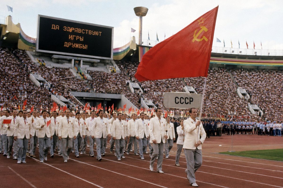 #TalDíaComoHoy de 1984 comenzó el boicot a las Olimpiadas de los Ángeles por parte de la URSS y 14 países más que decidieron organizar unas “contraolimpiadas” que fueron conocidas como los Juegos de la Amistad.

Esta decisión no fue un gesto caprichoso, sino una respuesta