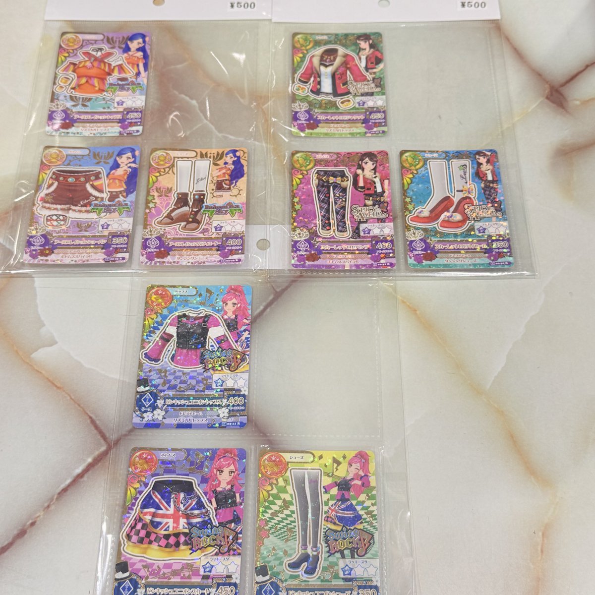 アイカツカード まとめ売り 200枚 33コーデ アイカツ アイカツカード コーデ3枚セット などが続々入荷予定 各500円⭕️