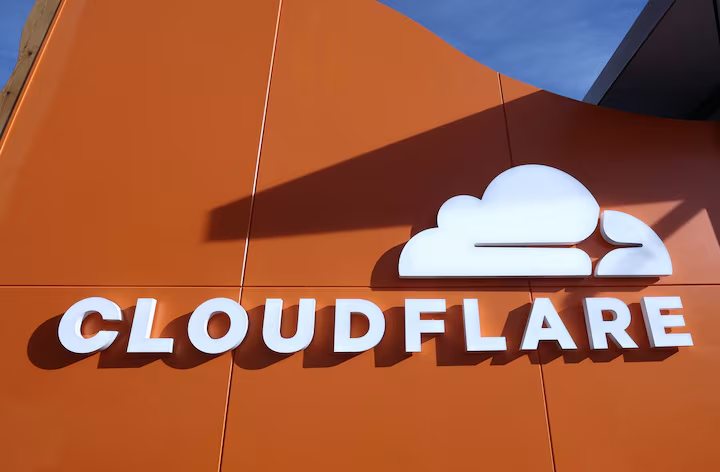 FrancescoCiull4's tweet photo. Another day, another layoff.

Cloudflare to cut about 20% workforce as "AI adoption reshapes operations."

I wish the best to all my friends who work at Cloudflare https://t.co/lzK3kUiz27