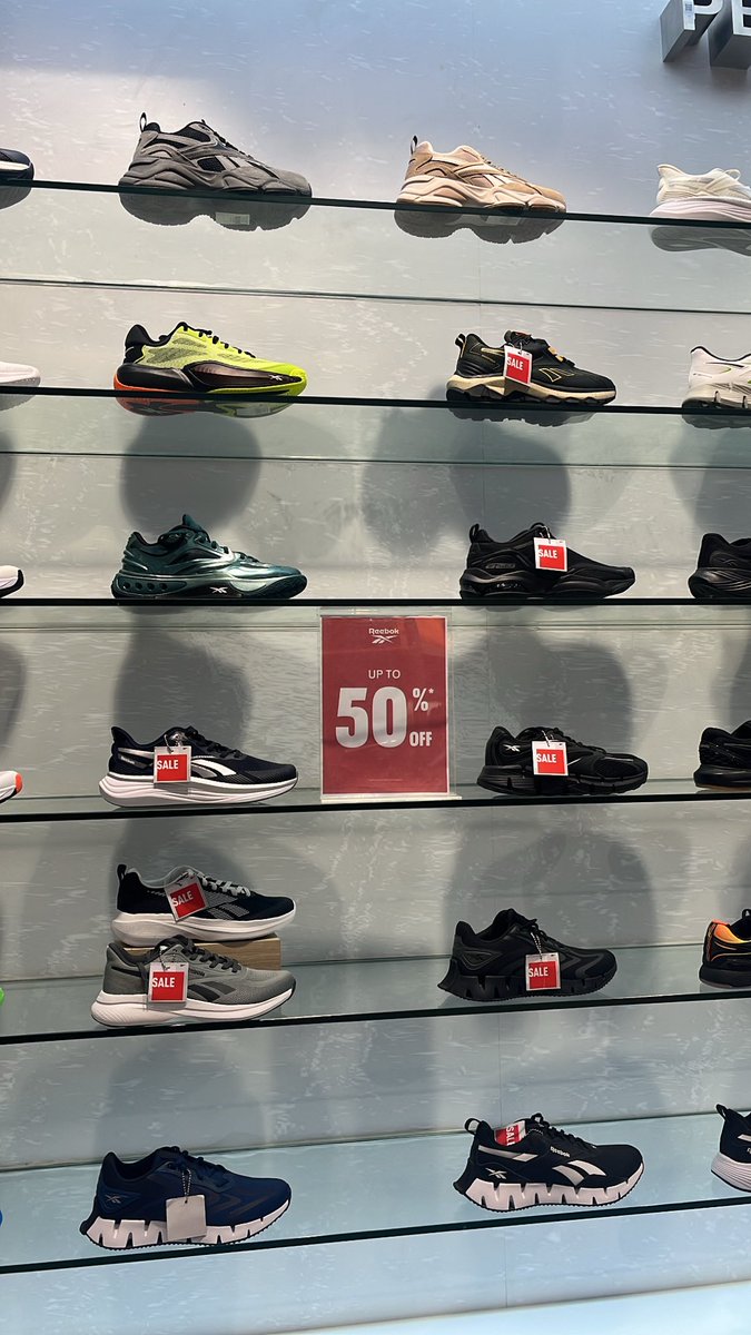 BencoolenMall's tweet photo. Lagi ada promo up to 50% di reebok nih https://t.co/FGGw3S3gAm