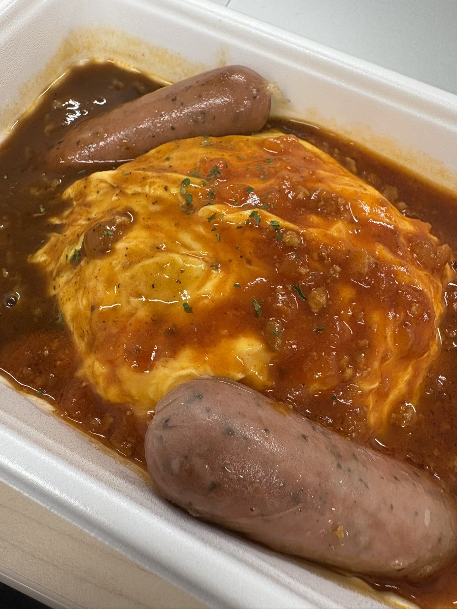 #オムライス
今日のランチは
キッチンカーのオムライス