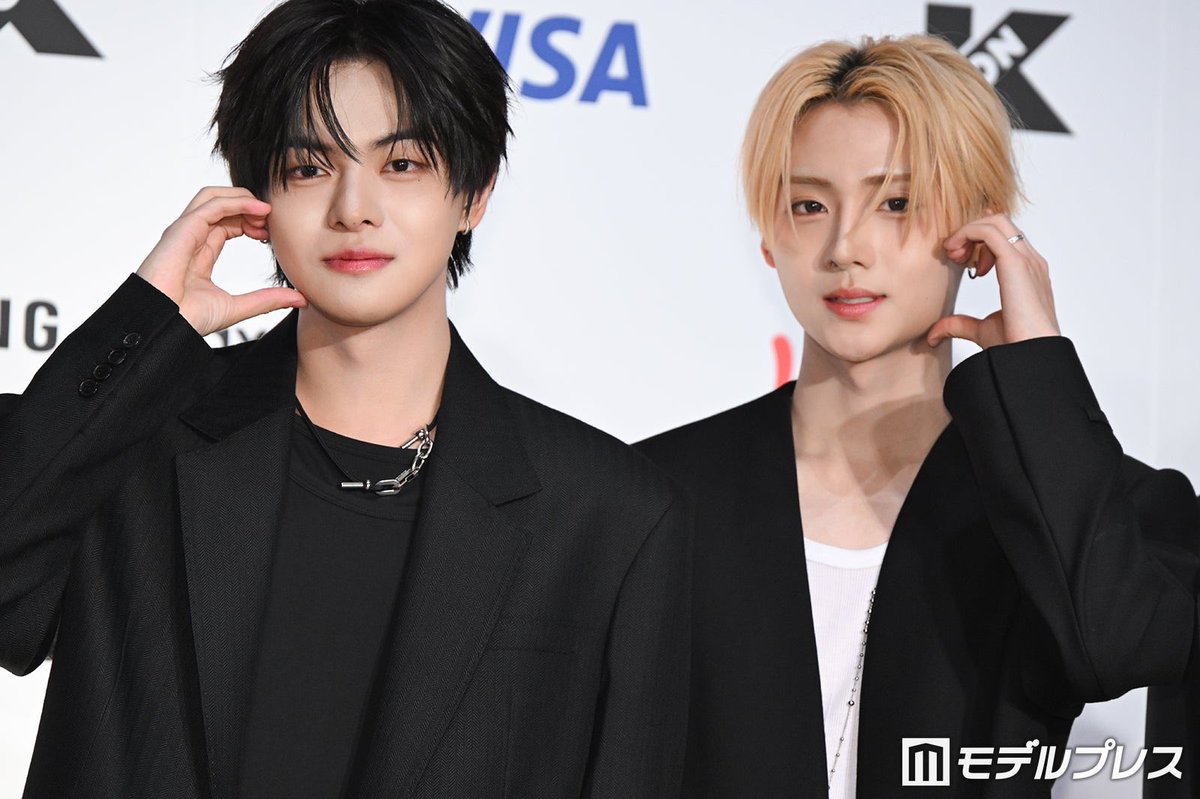 hot leader and his pretty center