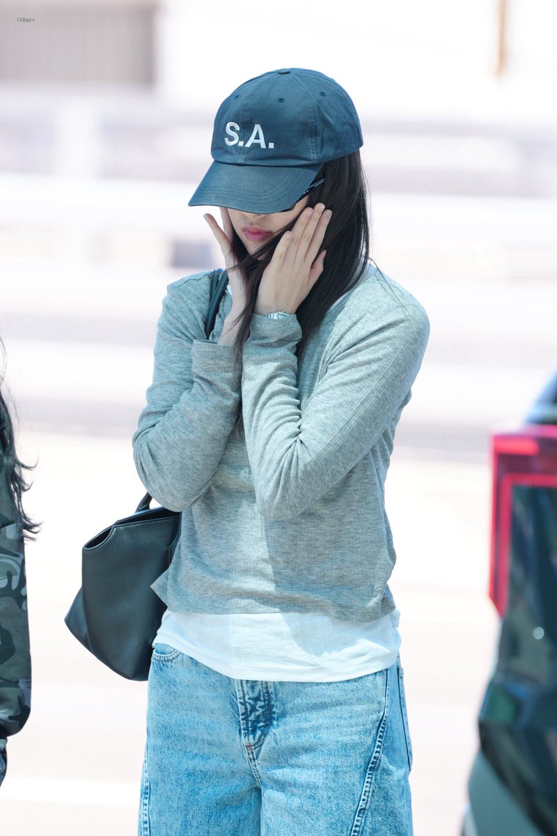 안 tweet media