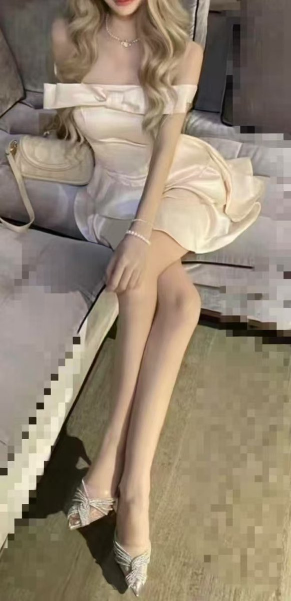 新开发的南宁女高，板鞋，高跟，还有棉袜和丝袜，可以快递、可以闪送、可以面交，感兴趣的兄弟+QQ1938464631私聊