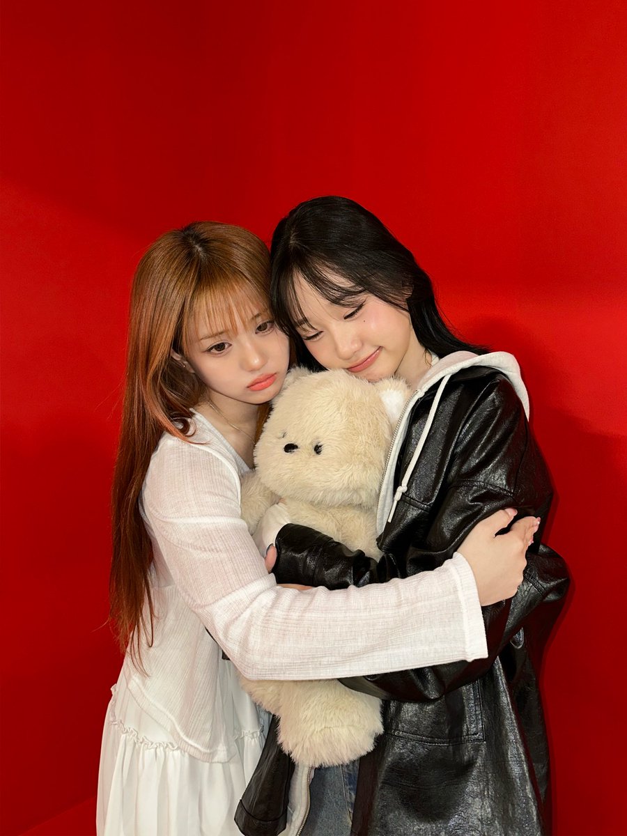 redsodacircle's tweet photo. 꼭 다시 만나유 😼

#redsodacircle #레드소다써클 #RSC #레소클
#유리나 #리나 #구하루 #하루 #rina #haru https://t.co/AxwAGWXNce
