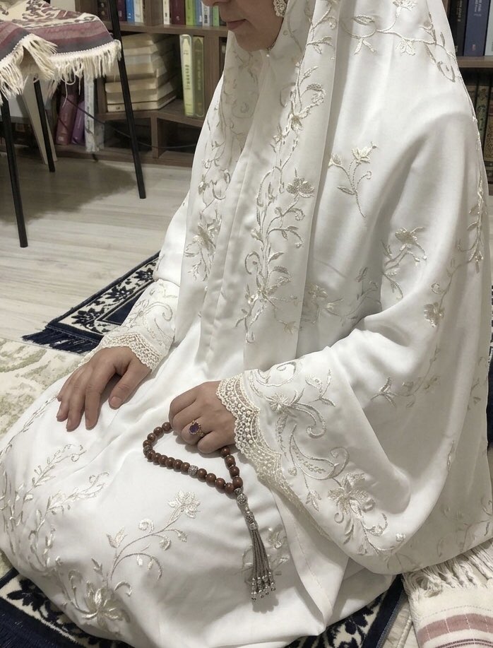 ahdevefa_1's tweet photo. Rabbinize sizi üzen şeyleri haber verin.. 
"Kalpleri O'ndan başka kim teselli eder?"

Cuma NuR   Cuma MübaRek🤲🏻 https://t.co/QKc5k5UxED