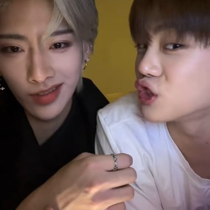 한 tweet media