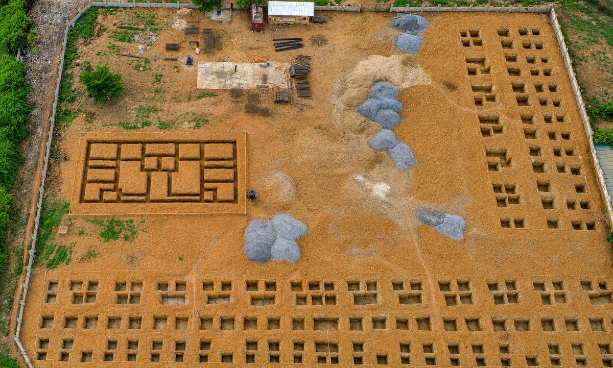 A piece of art

Only that is is real.

Dug pits to hold the foundation of 30 units of houses at Deca District by Jarus Homes, Lokogoma, Abuja