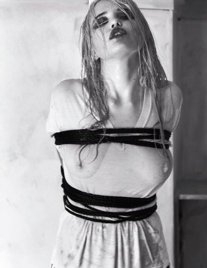 skyfarchive's tweet photo. sky ferreira for libertin dune magazine (2017) https://t.co/WwsqMboDlq