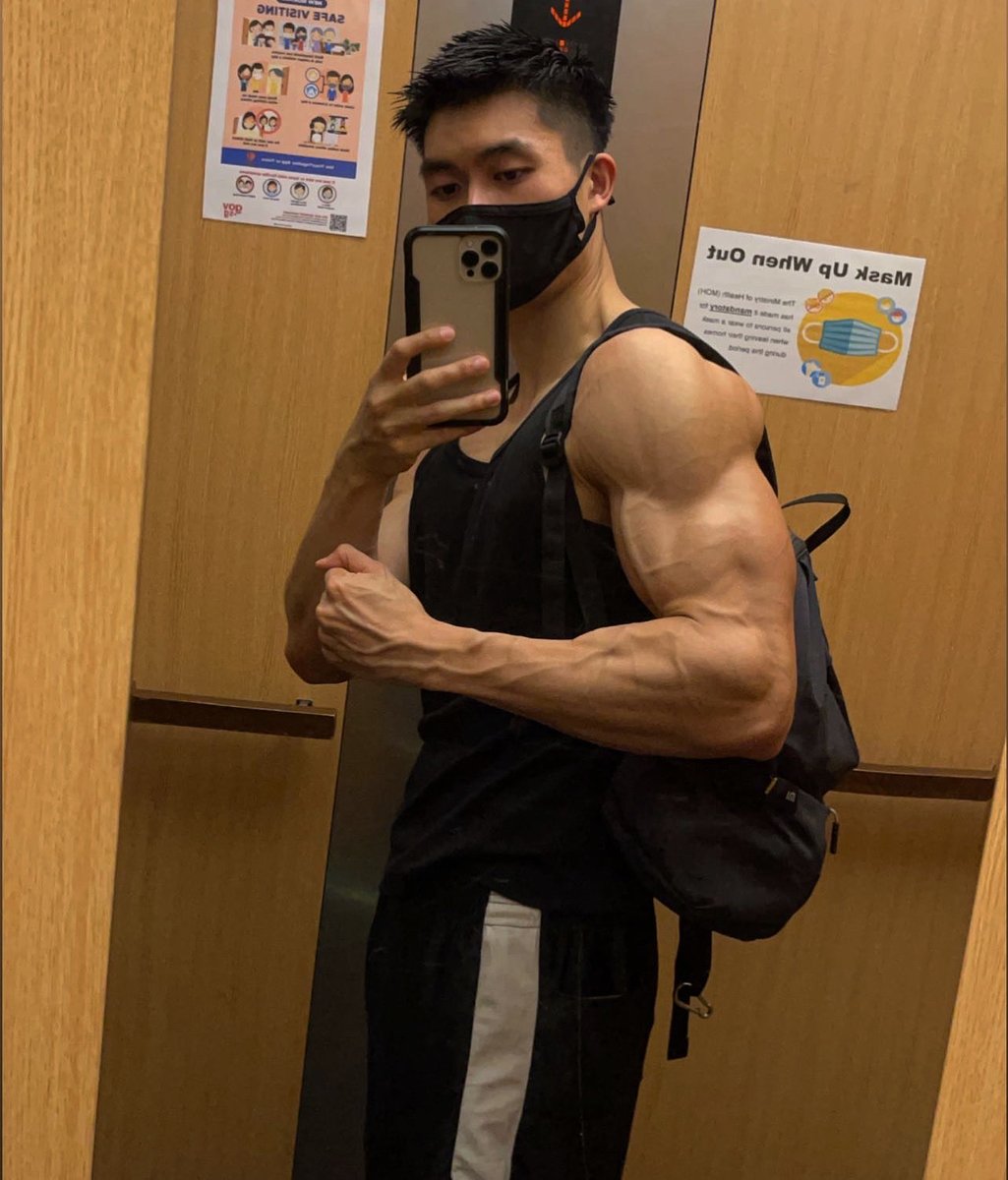 Aidenjinwc's tweet photo. i love tank tops 😌 https://t.co/D0E2QITZBA