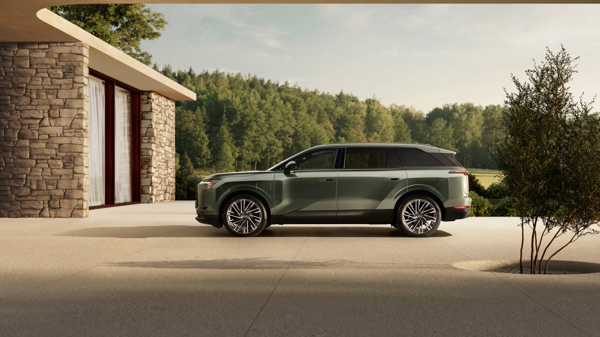 Lexus España tweet media