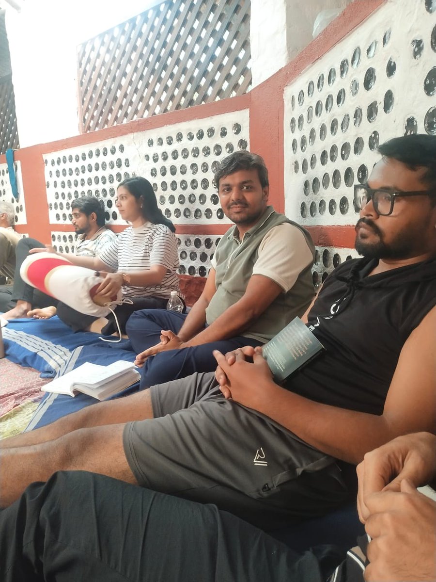 Tushar54133's tweet photo. Attended the Jeevan Vidya workshop at Dharvad in Suman sangam forest . ना thake हे pair kabhi, na kabhi हिम्मत हरी हे, jajba he parivartan ka isilye सफर जारी हे . #jeevanvidyaworkshop #centreforholisticlearning #sumansangamforest #praxis #dharwadhubli  #selfawareness https://t.co/CJoXExTsA8