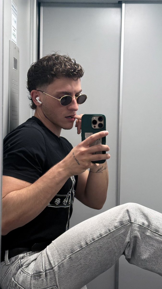 lorenzo ✨ tweet media