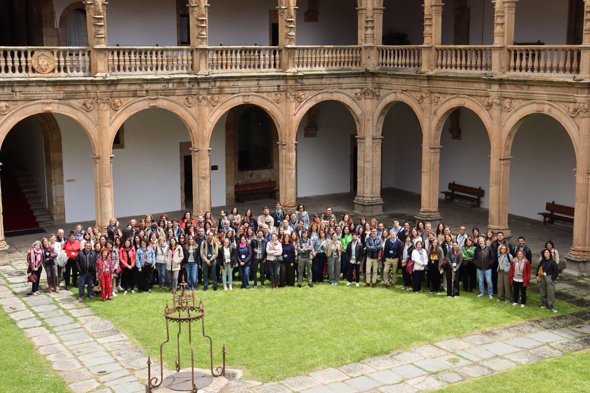idibgi's tweet photo. 👏 La tècnica de comunicació de l’IDIBGI, Rebeca Esteve, ha participat a la #ComCiRed, el congrés de les Unitats de Cultura Científica i de la Innovació de la @FECYT_Ciencia celebrat a Salamanca.
Compartint idees, experiències i noves maneres de divulgar la ciència! 📢🔬 https://t.co/D3arXk5PW9