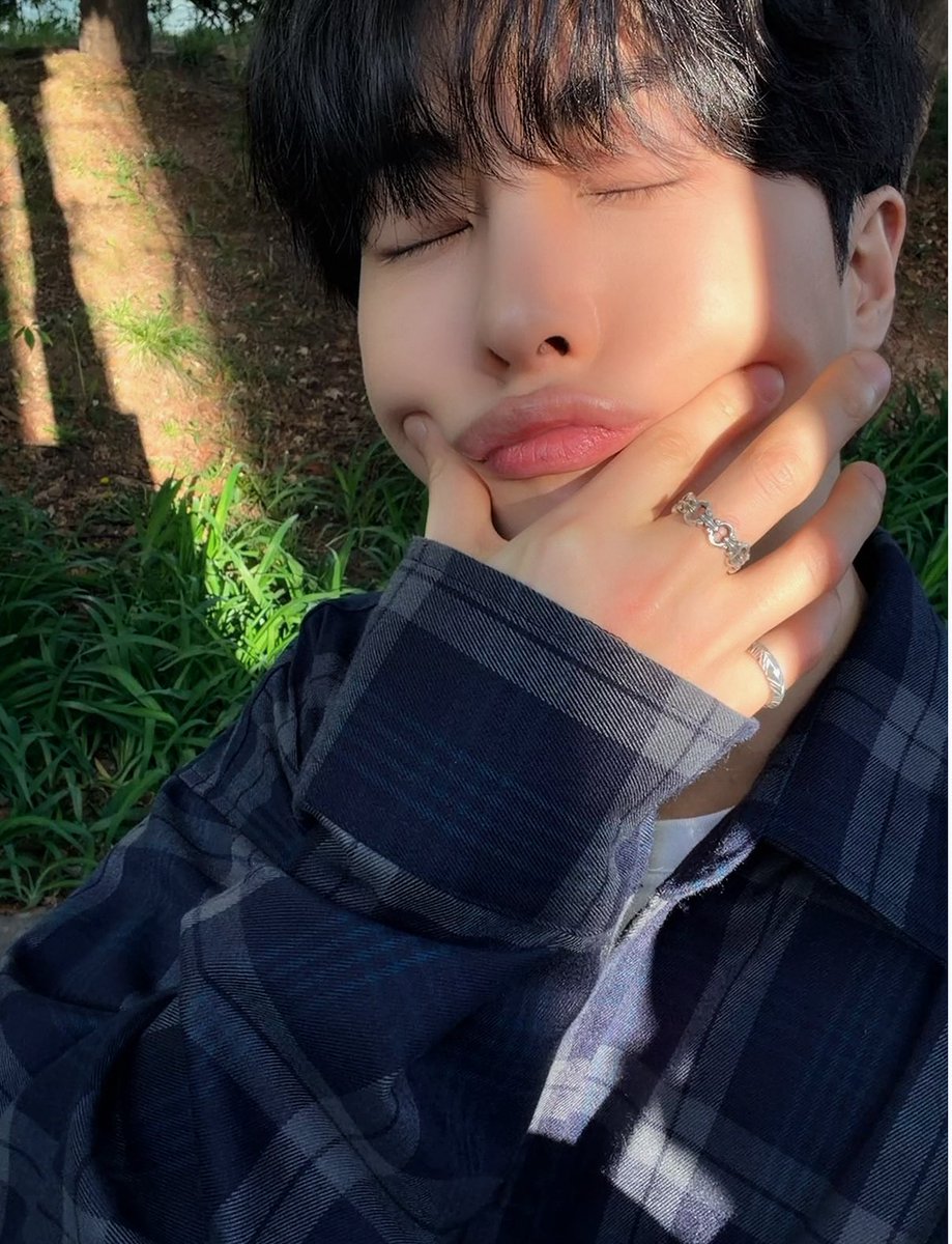 우무 tweet media