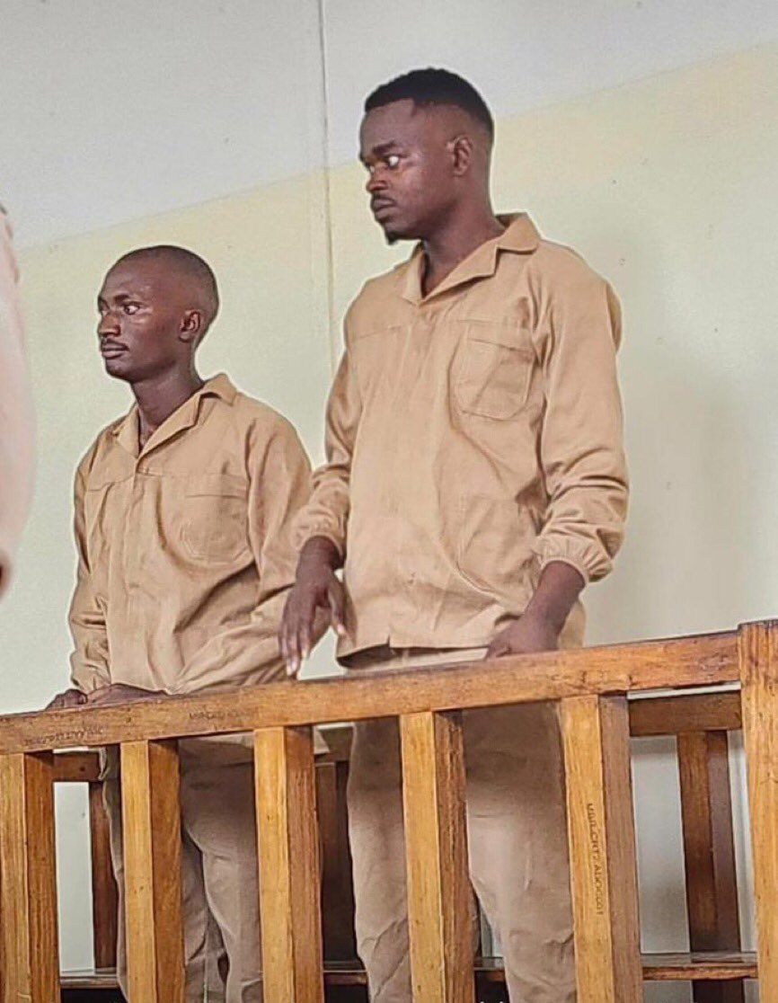 NYASHA_CHAKONA's tweet photo. Jailing young people against CAB3 and political opponents is a sign of weakness. If you have political prowess, go and prove it on the ground and in the ballot box through the vote not using state machinery, prisons & institutions against opponents !!! #freeSitima #freeMhuka https://t.co/ahOOLWsh0U