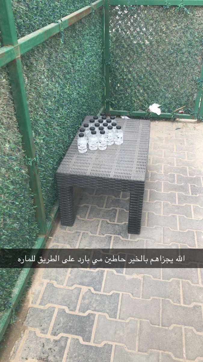 barslone_10's tweet photo. لمن يقولون هالبلد فيها سر مايبالغون 
بادره بسيطه بس لها معاني كثيره 
هالبيت زاويه بغرب عبدالله مبارك واقسم بالله مااعرف صاحبه 
الله يحفظ الكويت واهلها https://t.co/bQWKelaJvD
