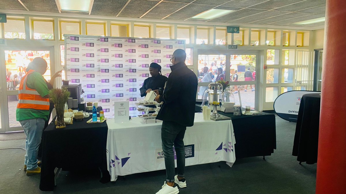 Madikizela71864's tweet photo. #DutOpenWeek #Refreshments https://t.co/ZbKp8hOkcE