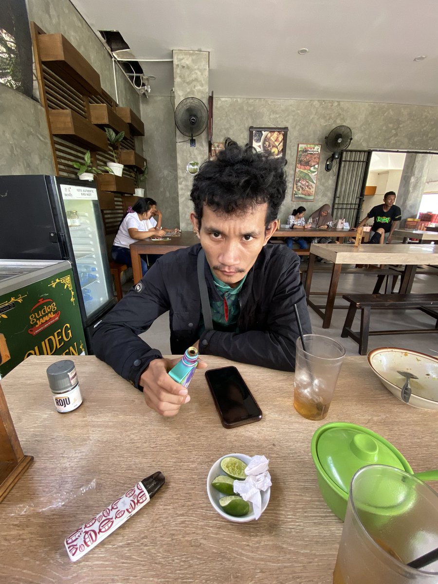 zz tweet media