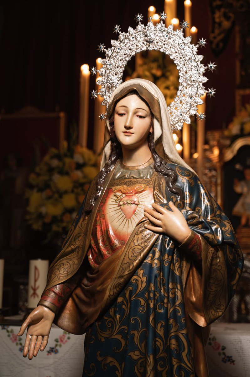 EstandartedeSev's tweet photo. 🟢 #EstandarteDS | @Ayto_Sevilla @jlsanzalcalde

➡️ Entre ellas, se concede la Medalla de la Ciudad a la @bandasol, por el fomento de las tradiciones sevillanas, y por su labor social a la @HDADINMACULADO

📸 Hdad. y Banda

#DíaSanFernando26 https://t.co/3ZHTjZ34fz