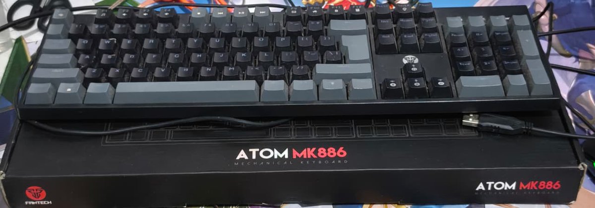 HarunoWildan's tweet photo. 🎉 GIVEAWAY TIME 🎉

Aku bakal giveaway
Mechanical Keyboard Fantech Blue Switch buat 1 orang pemenang!

📌 RULES GIVEAWAY
• Domisili Pulau Jawa &amp; Bali 🇮🇩
• Follow @HarunoWildan 
• Retweet tweet utama https://t.co/l6ypqfs6oQ