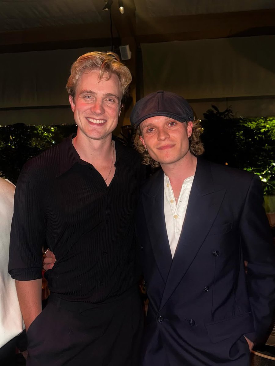 aelfanx's tweet photo. eeee, they finally have a photo together. 

#henryashton #tomglynncarney #aknightofthesevenkingdoms #houseofthedragon #akotsk #fyp https://t.co/geIeeajn3h