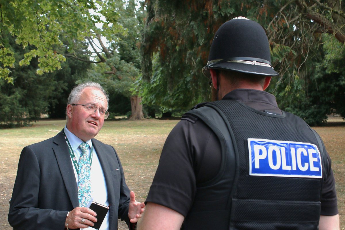 LeicsPCC's tweet photo. 𝗣𝗖𝗖 𝗽𝗿𝗮𝗶𝘀𝗲𝘀 𝗰𝗼𝗺𝗺𝘂𝗻𝗶𝘁𝘆-𝗳𝗼𝗰𝘂𝘀𝗲𝗱 𝗰𝗿𝗶𝗺𝗲 𝗽𝗿𝗲𝘃𝗲𝗻𝘁𝗶𝗼𝗻 𝗮𝘀 𝗳𝗼𝗿𝗰𝗲 𝗼𝘂𝘁𝗽𝗲𝗿𝗳𝗼𝗿𝗺𝘀 𝗻𝗮𝘁𝗶𝗼𝗻𝗮𝗹 𝗮𝗻𝗱 𝗿𝗲𝗴𝗶𝗼𝗻𝗮𝗹 𝗰𝗿𝗶𝗺𝗲 𝘁𝗿𝗲𝗻𝗱𝘀

Proactive action to prevent offending before it harms victims and communities is achieving sweeping reductions in crime across Leicester, Leicestershire and Rutland, latest figures reveal.

The new Crime Survey for England and Wales (CSEW) provides further evidence that Police and Crime Commissioner Rupert Matthews’ unprecedented focus on preventing crime in the first place is paying dividends.

Total recorded offences across the force area per 1,000 population decreased to 77.4 in the 12 months up to December 2025 – below the national average of 83.5 – and the area continues to significantly outperform both regional and national averages for shoplifting and drug offences with violence against the person offences per 1,000 population also beating regional and national rates.

Read the full article via our website 🔗👇
https://t.co/Ga16ftc6N9

#SafeAndProsperousCommunities