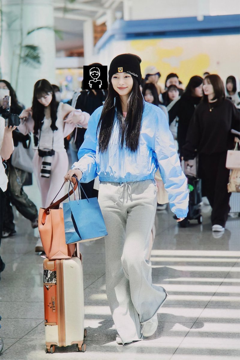 TWICE TZUYU 25 バスケットジャージ 260508 TZUYU 🧥 Alexander Wang- ruched track jacket ¥7,050