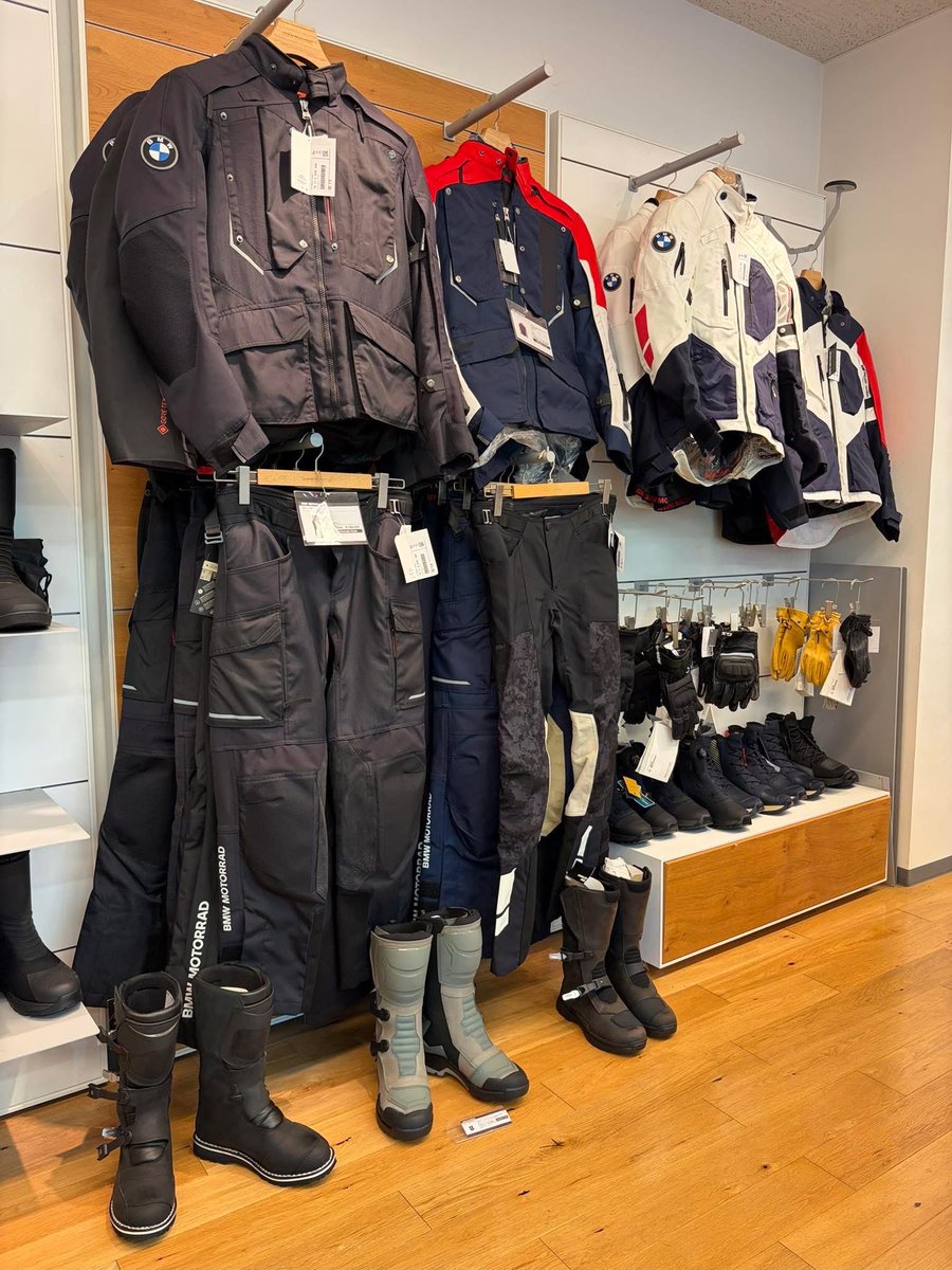 MotorradBalcom's tweet photo. 『GS WELT 開催記念🎉』
ラリースーツを特別価格にて販売いたします👏
ぜひ店頭にて衝撃価格をご確認ください💨
サイズに限りがありますので早い者勝ちです❗️ https://t.co/EDDYamdmVk