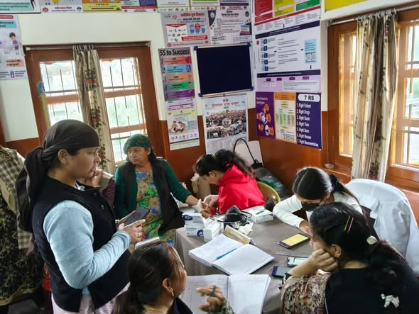 dtohpsml's tweet photo. Ayushman Arogya Shivir at  High Risk Village Chalnair, Khoru at AAM Bag Domehar and CHC GUMMA Block Jubbal-Kotkhai
Chest X-ray conducted: 112.
#tbmuktbharatabhiyan
#TBMuktHimachal
#TBMuktBharat
#TBHaregaDeshJeetega https://t.co/mHdQI6wsuc