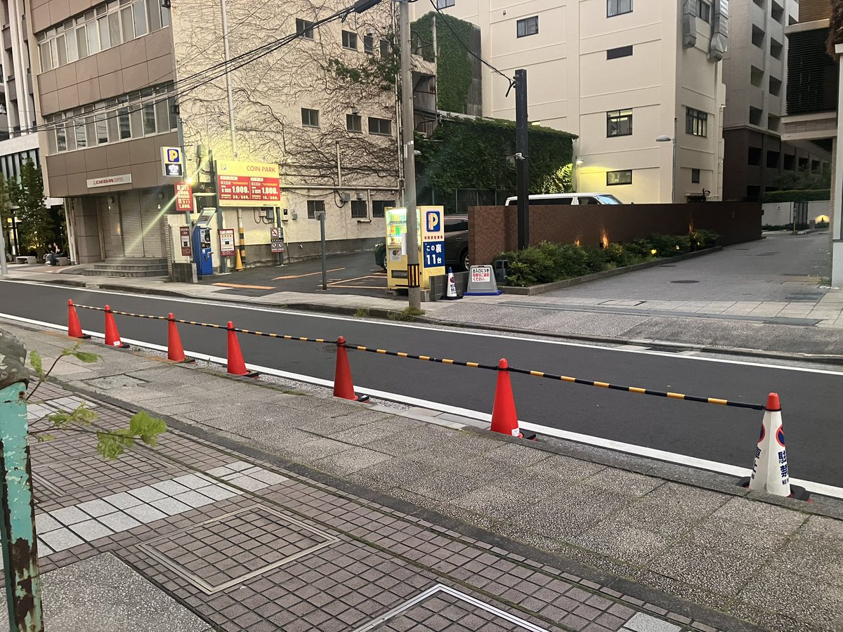 【出演者、関係者にお願いです！】
F.A.D前赤いコーンが立ってるところに駐車、搬入、搬出は禁止です。ご協力お願いします。