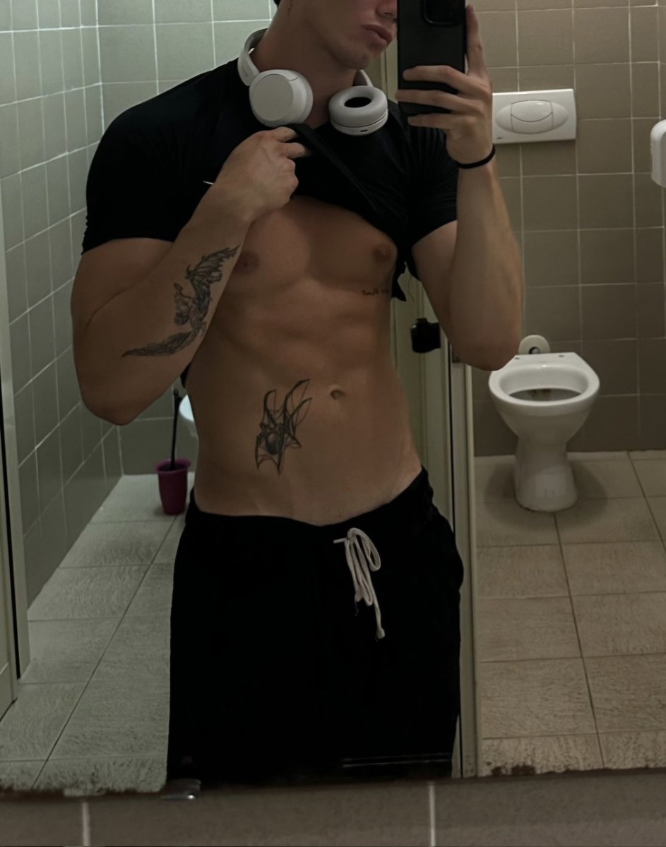 Alpha_Ale04's tweet photo. Pay your #taxfriday
#findom #gooning #cashmaster #moneyslave https://t.co/2ktt84pGRf