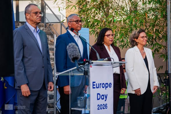 EU in CV tweet media
