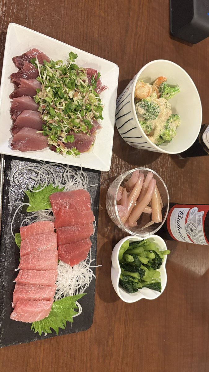 zunpp's tweet photo. 今日からダイエット！
蔵屋さんの漬物と水上商店さんのマグロ
めちゃんこウマー😋
#塩釜
#水上商店
#蔵屋 https://t.co/zJKbOampfb